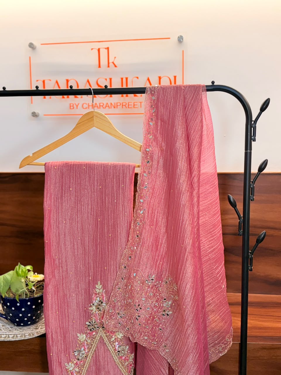 Tissue silk suit
