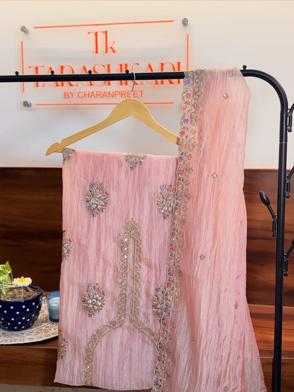 Tissue silk suit