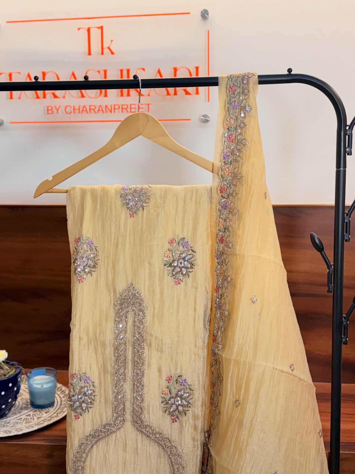 Tissue silk suit