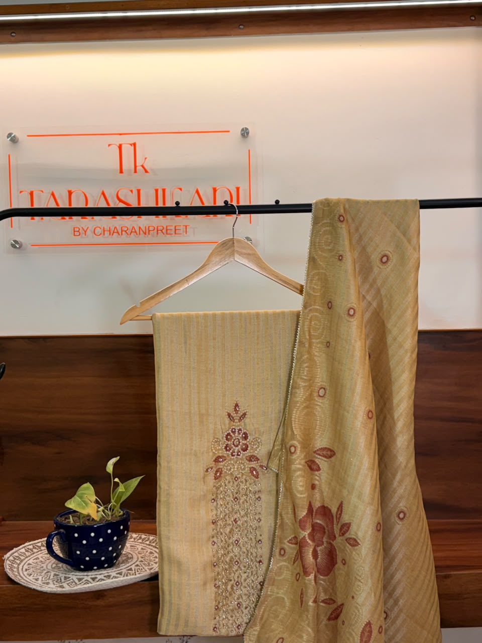 Tissue zari suit